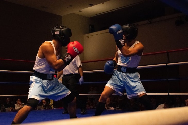 Straight2boxing authors boxing.